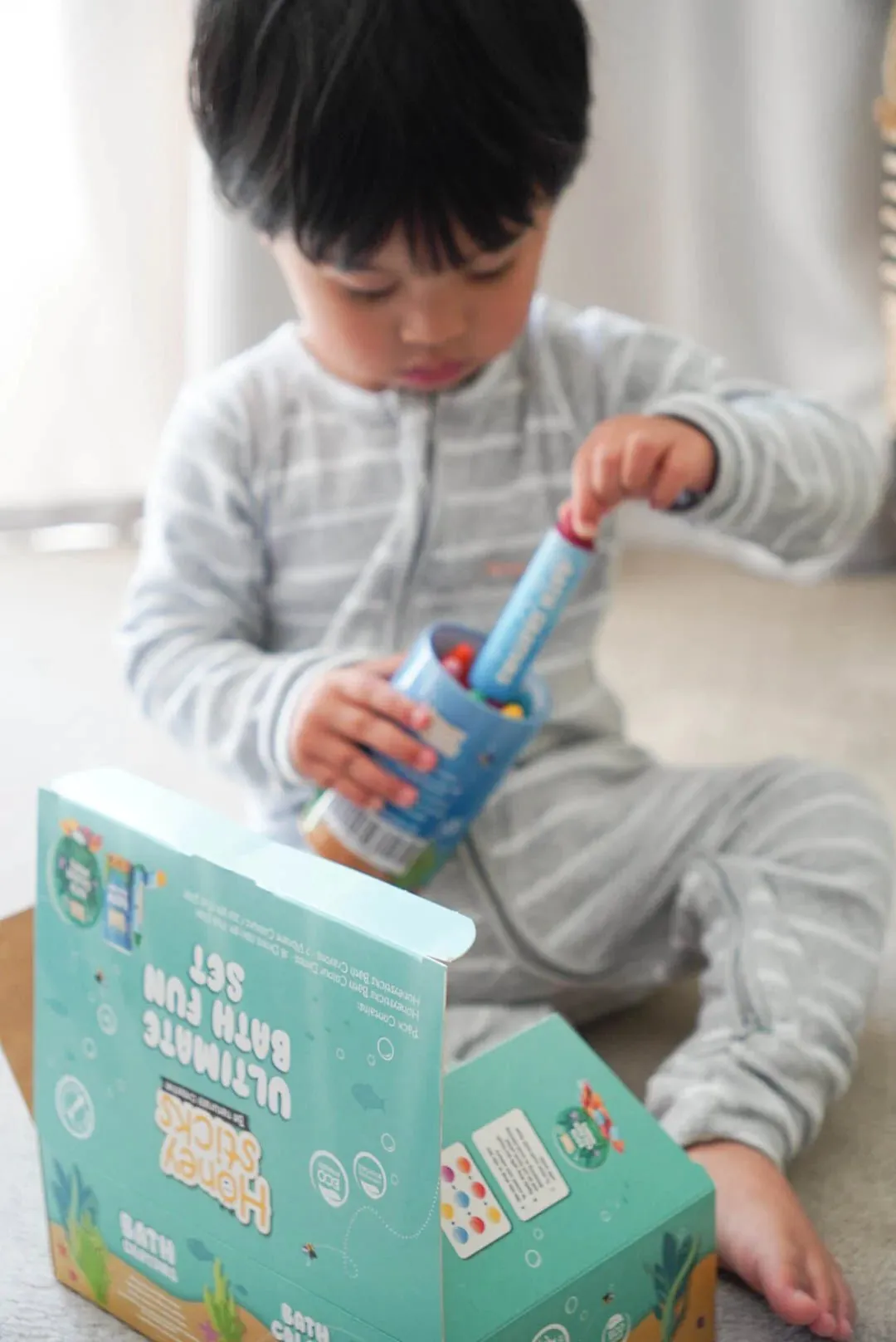 Honeysticks Ultimate Bath Fun Set - Bath Drops and Crayons